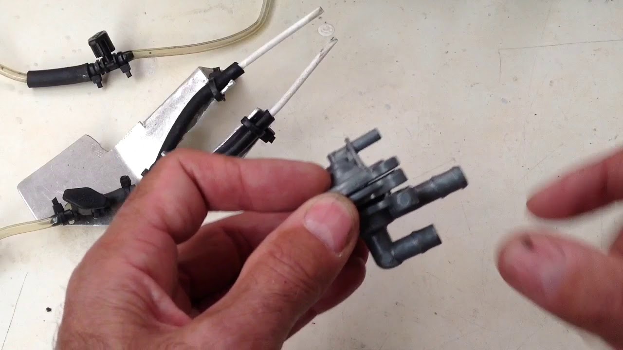 Homemade motorcycle chain oiler. Versys Ep 2 Tioli Bikes