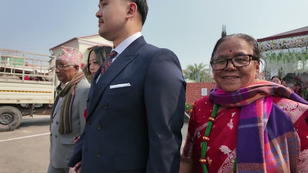 UK देखि आउनु भको नया दुल्हा दुलही लाई स्वागत गर्दै / मणिग्राम मगर बाजा / रमाइलो भिडियाे 2082 jeet 