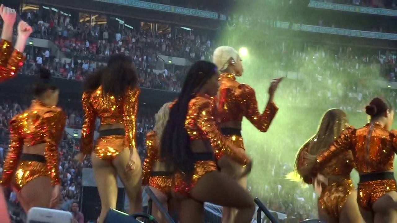 Beyonc&eacute; - Diva [Live at Wembley Stadium]