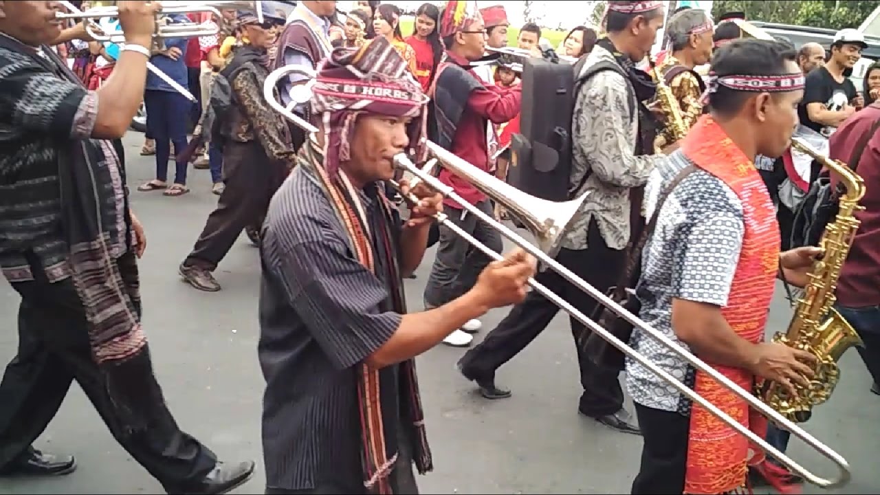 TEROMPET SIBORU TOBA DI KARNAVAL DANAU TOBA BALIGE