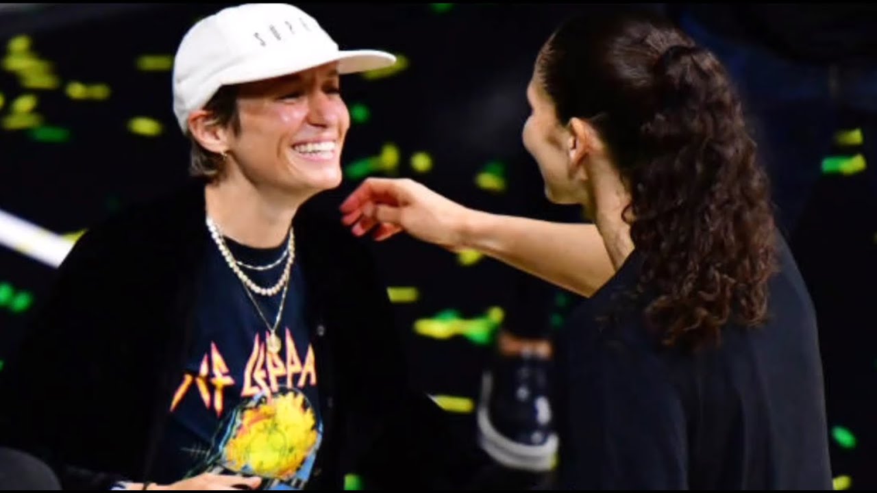 SUE BIRD MEGAN RAPINOE 2020 WNBA CHAMPIONSHIP ADORABLE LOVING MOMENTS