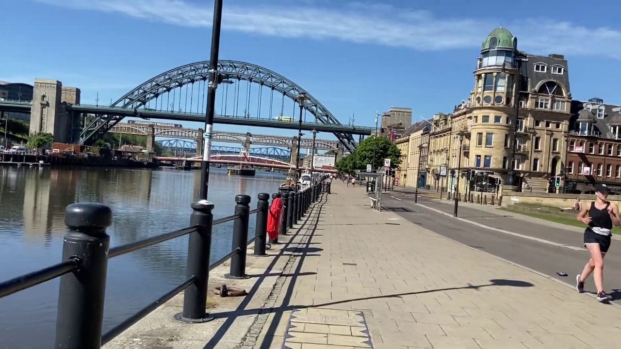 Gateshead Millennium Bridge to The Sage Gateshead : North of England Walking Tours