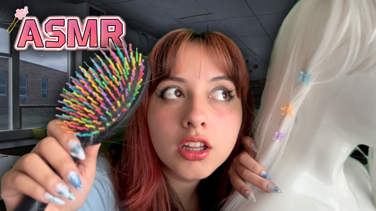 ASMR 🎀 Chica OBSESIONADA contigo juega con tu cabello en clase ✨
