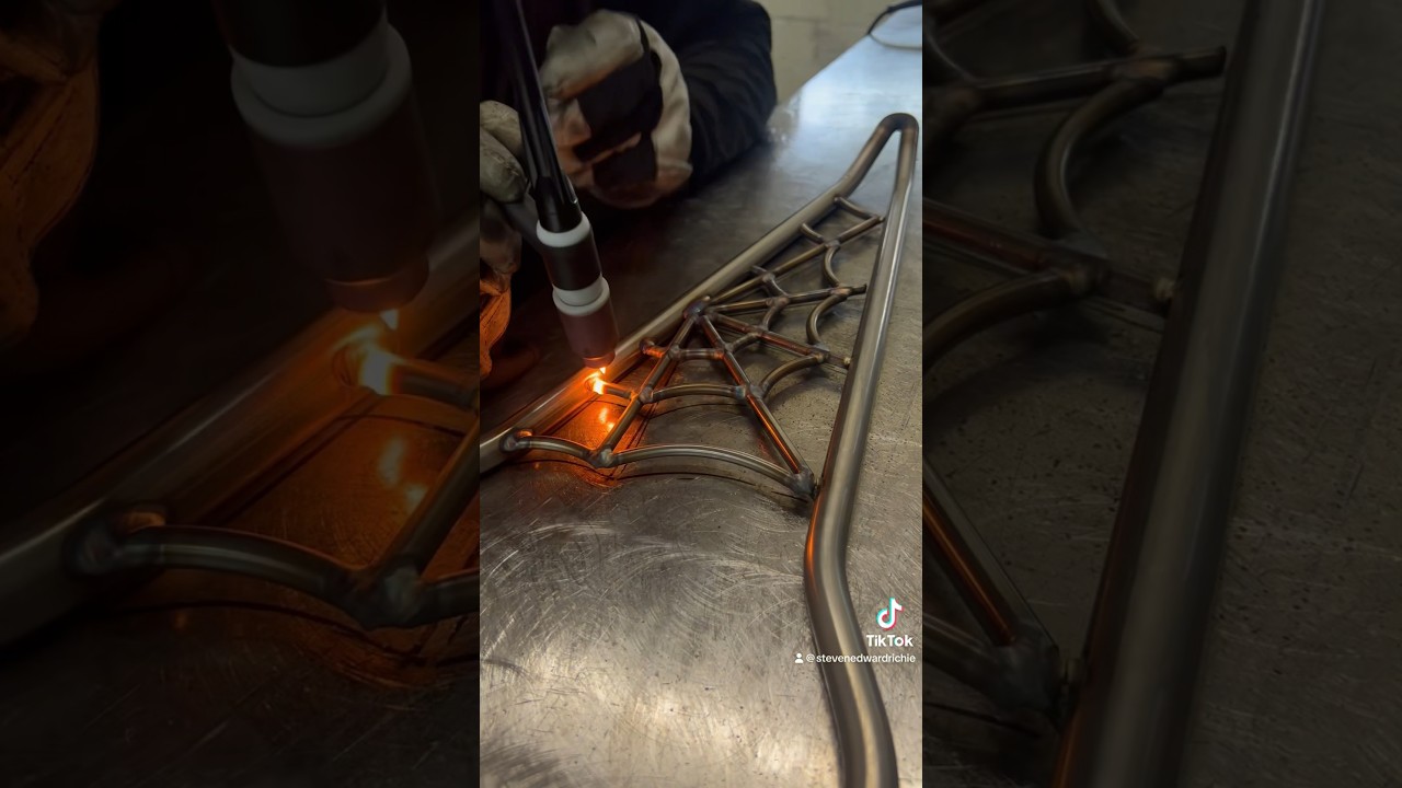 Edward Richie spider web sissy bar #sissybar #harleydavidson #motorcycle