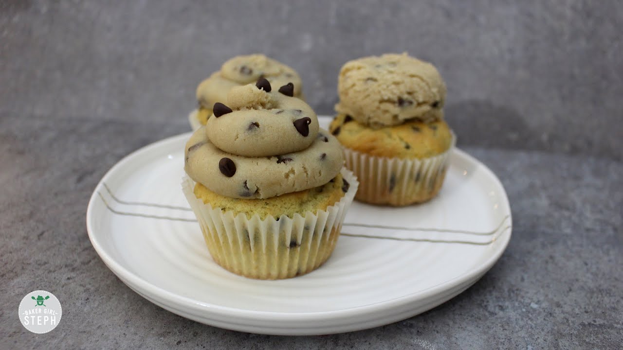 Chocolate Chip Cookie Dough Cupcakes || Holiday Recipe || 12 Days of Baked Goods