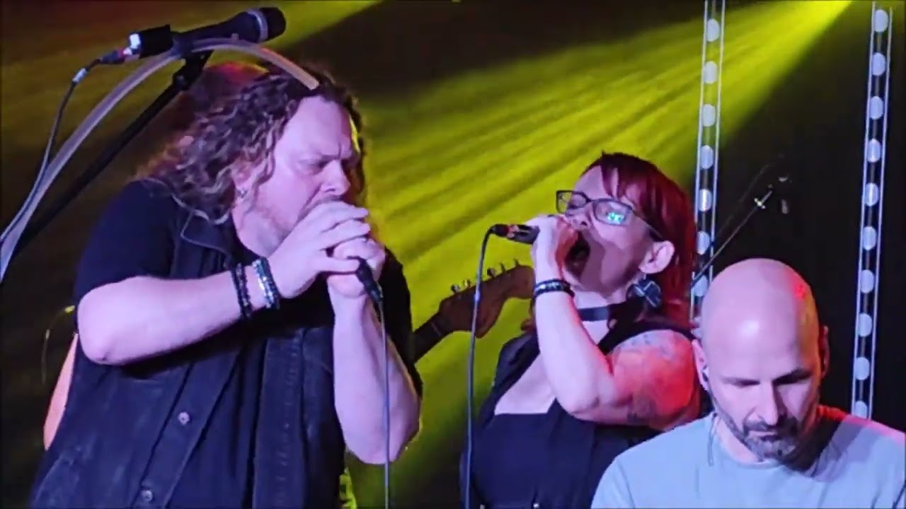 B&aacute;tky Zolt&aacute;n :M&aacute;shogy  Garda Zsuzsa 30/50