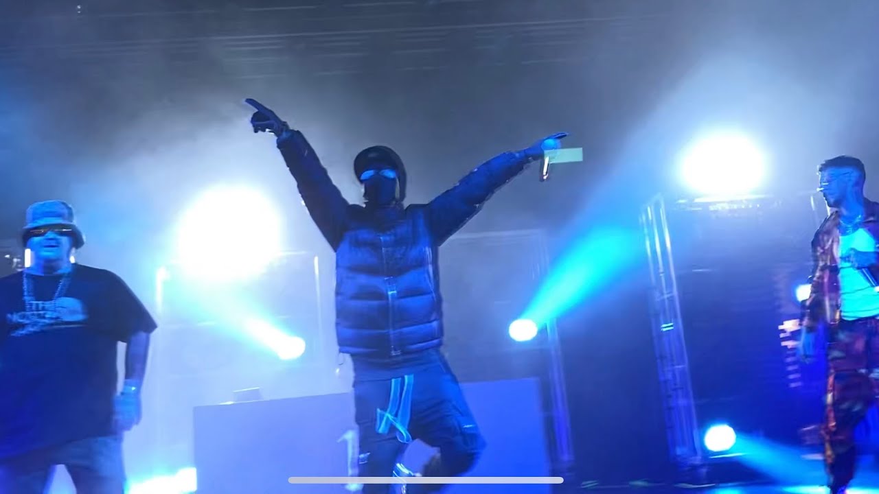 Emis Killa & Jake La Furia - No Insta (feat. Lazza) | Live @ Fabrique (MI) #Lapocalissetour