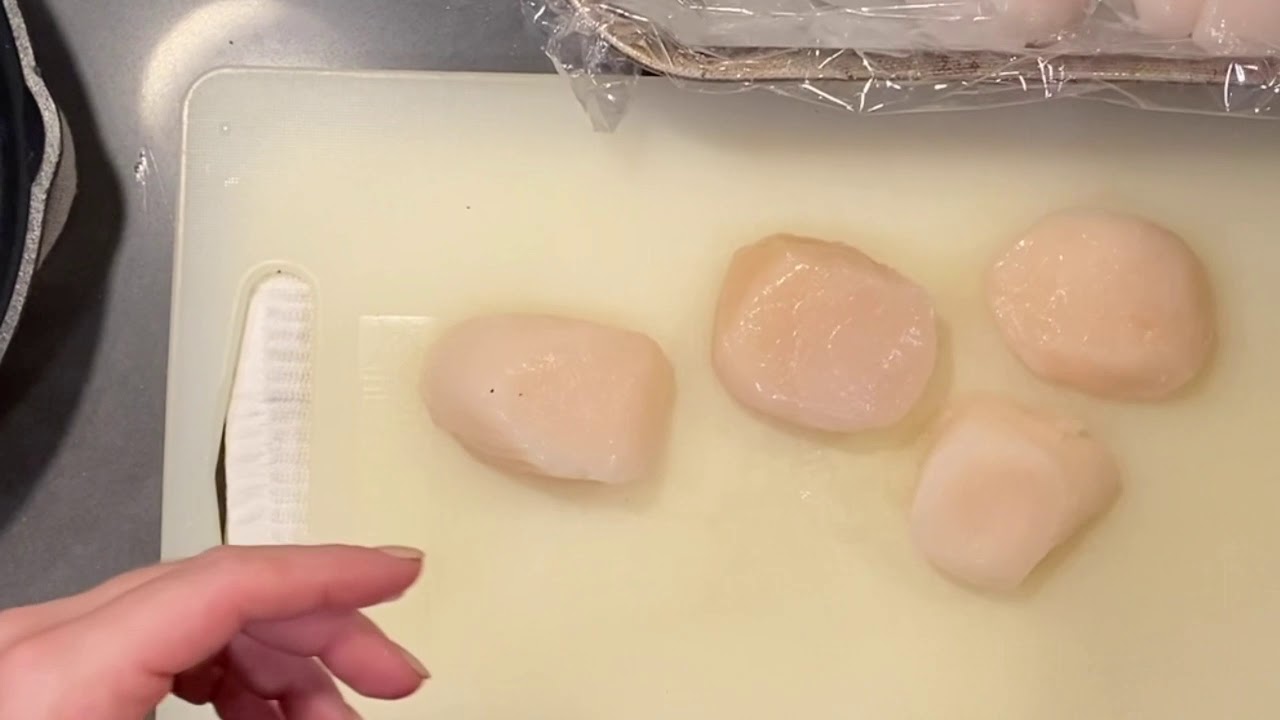 How to Clean Scallops