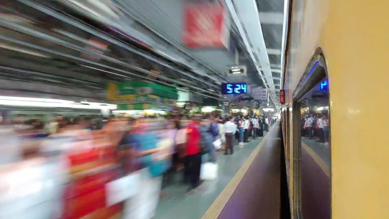 A furious Run through Mumbai Suburbs !! WCAM3 Hauled Deccan Queen and no wind noise.....