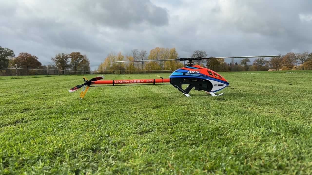 OMPHOBBY M5 Chilly and Sunny Autumn Flight