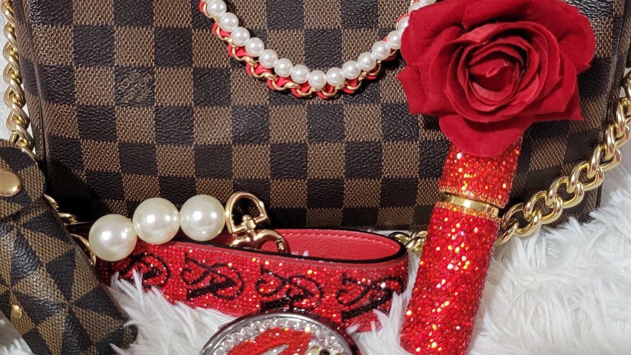 What's In My Bag ⚘️💄⚘️