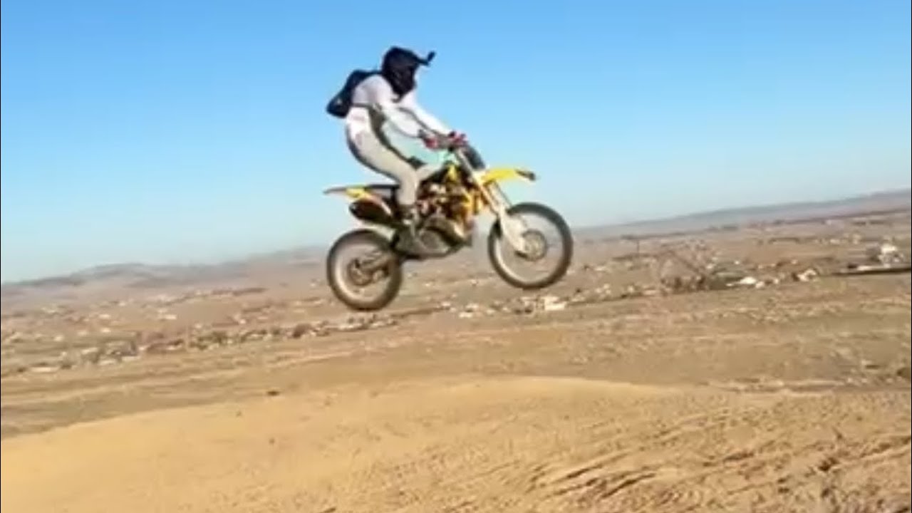 Crazy ride today  #dessert #automobile #dirtbikeadventures #dirtbike #dirtbike #dirtbikeriding 