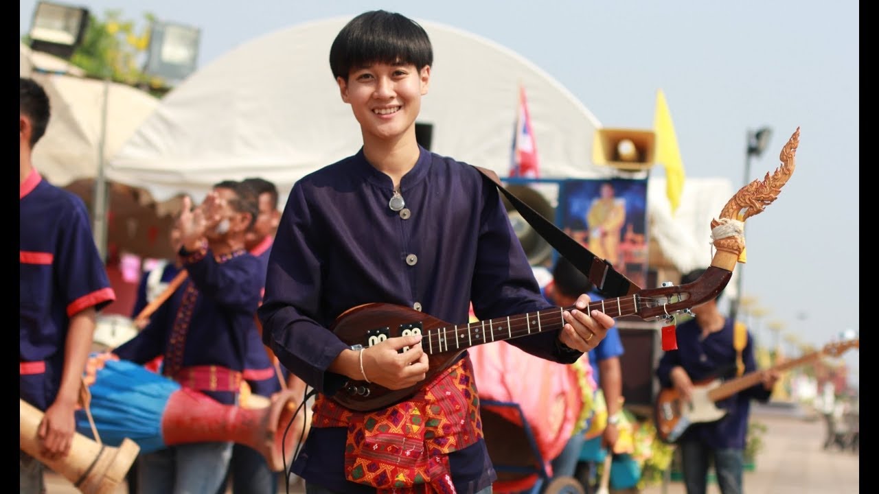 (ม่วนๆ)กลองยาวจาก อบต.เรณูใต้ นำโดยนุ่มนิ่มพาเพลิน