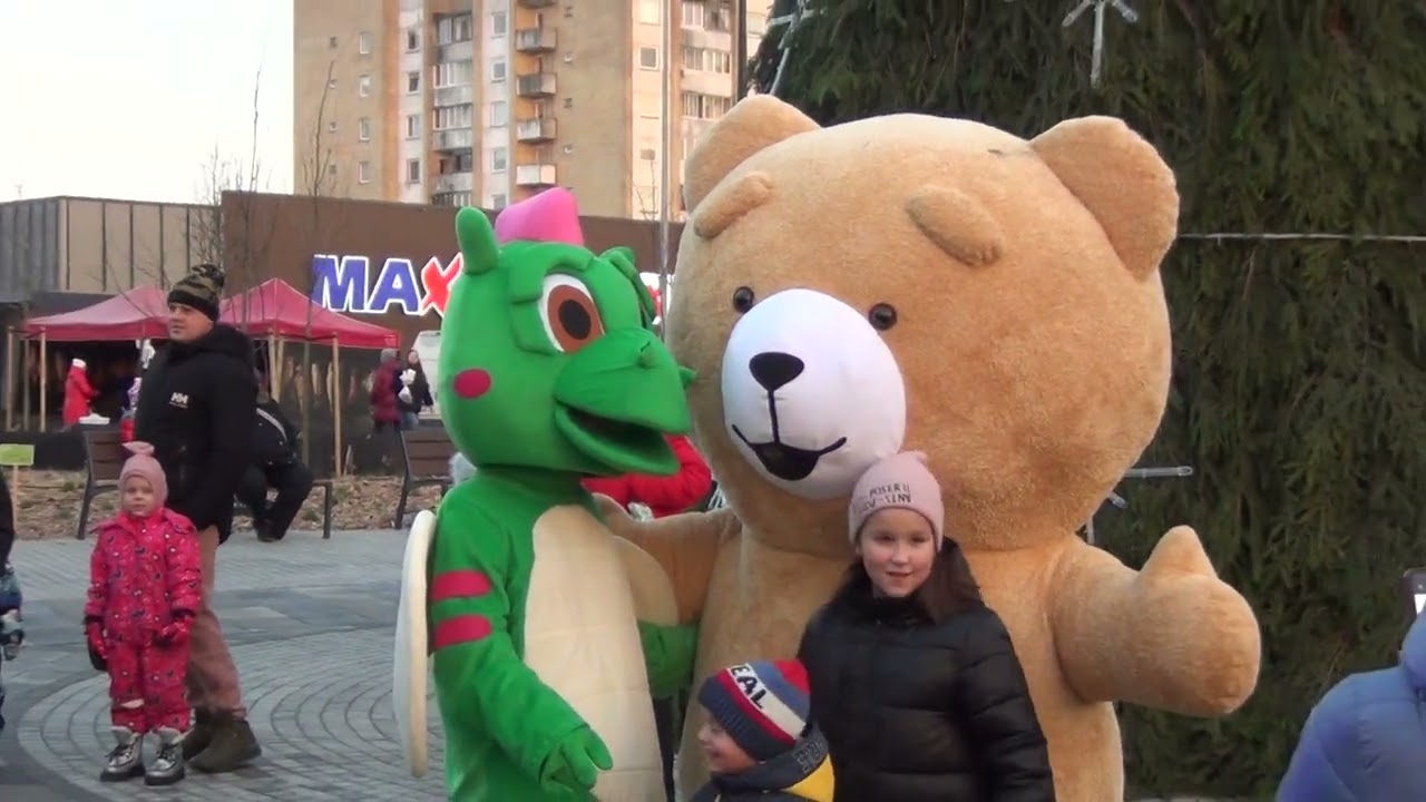 GRIGIŠKĖS.  KALĖDŲ EGLUTĖS ĮŽIEBIMAS. 2024-12-01.