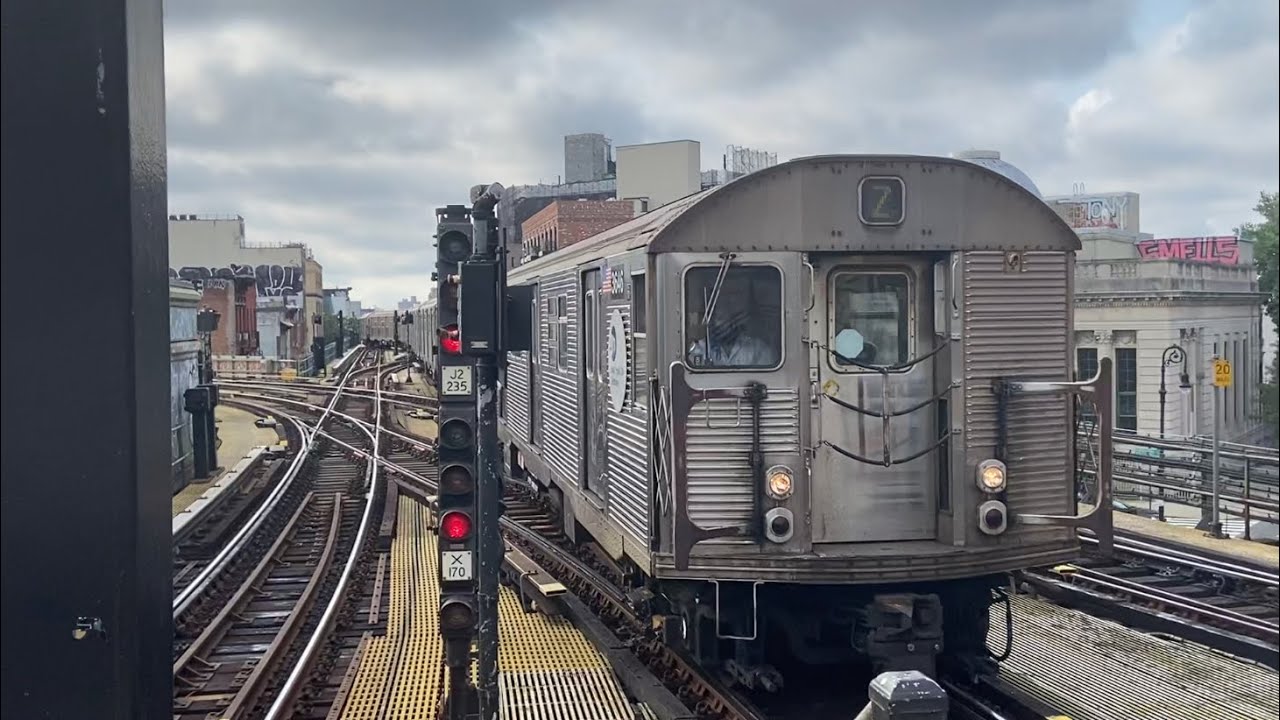 BMT Jamaica Line: (J) (Z) Exp and (M) Lcl Trains @ Myrtle Ave (R32, R143, R160A-1)