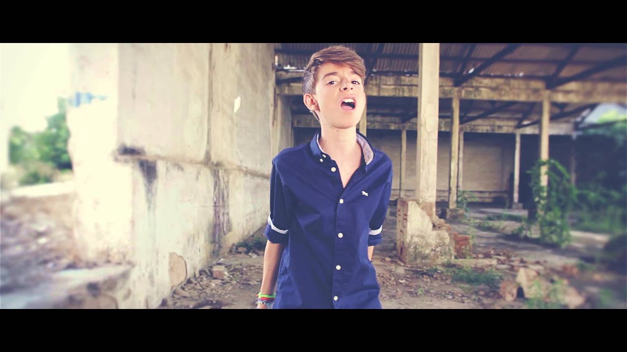 VIDEOCLIP - David Parejo - The show must go on (Original song by Queen) (COVER)