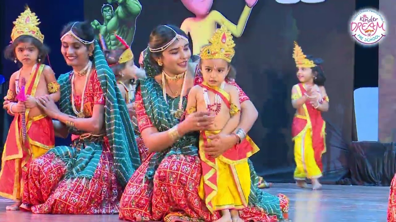 Twinkle Twinkle Krishna... Performance by Toddler Purple and Mothers, L.B. Shastri Road, Bardoli.