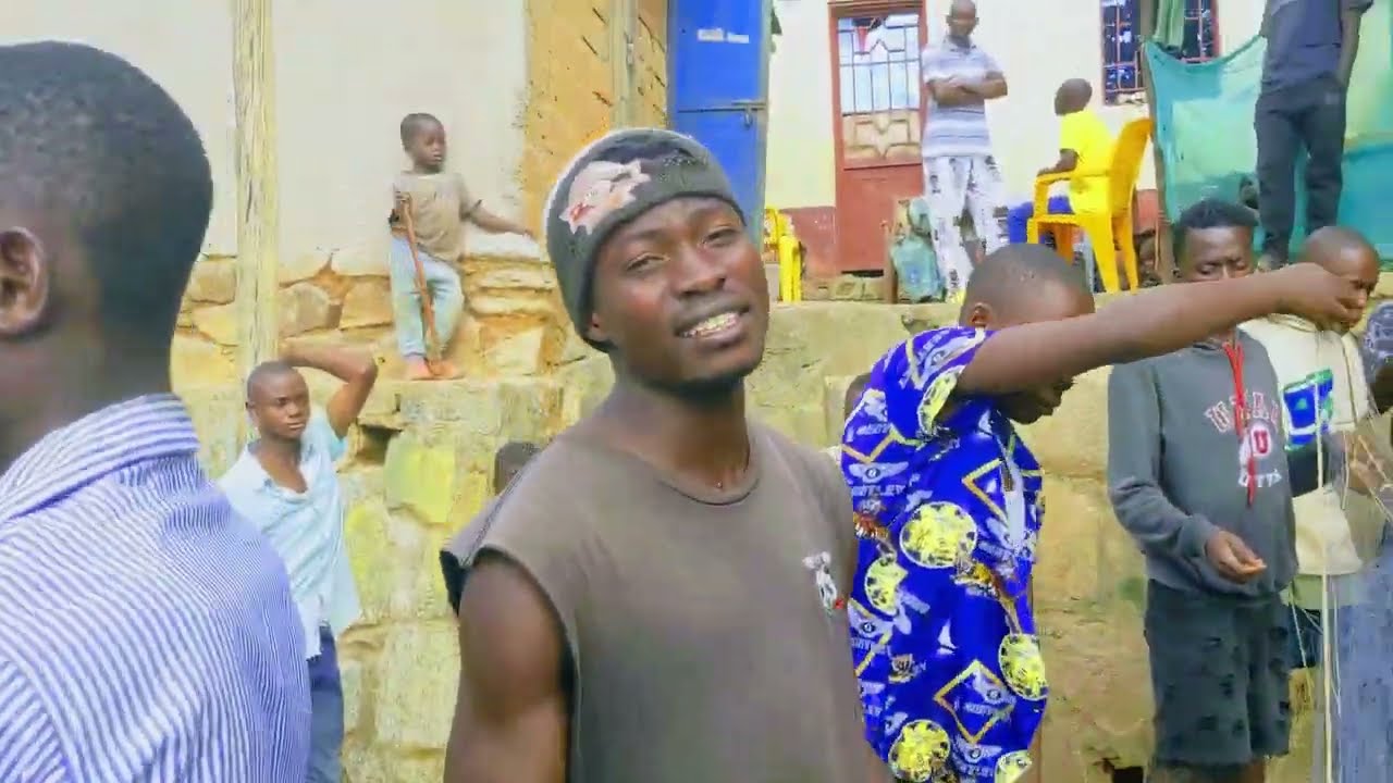 Strong leader tomorrow Official vid&eacute;o (190k)