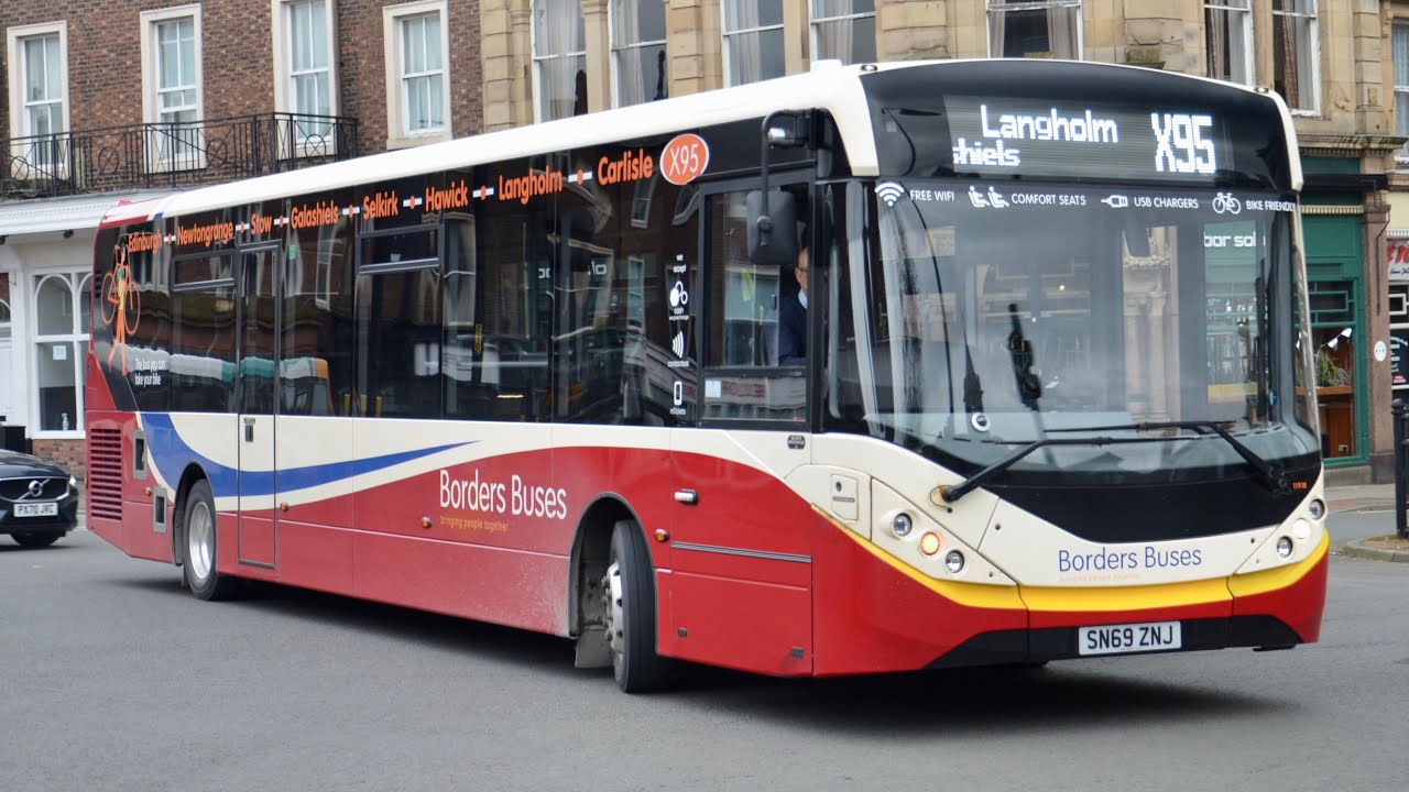 Not the fastest: Borders Buses 11918 (SN69ZNJ) Alexander Dennis E20D/Enviro 200 MMC