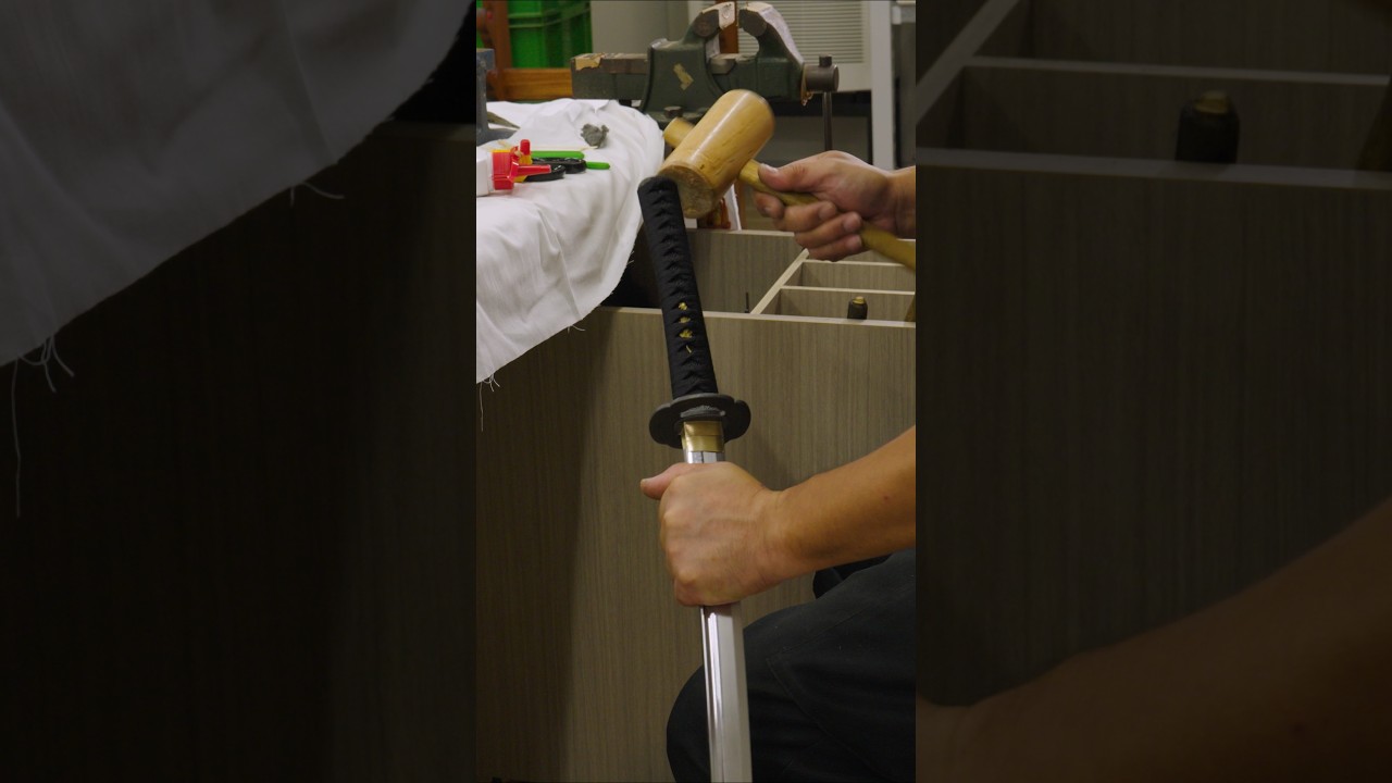 Искусство мастера: Оплётка рукояти японского меча Иайдо #japan #craft #shorts #short #process