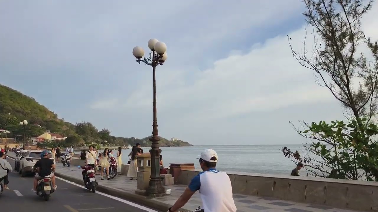 Du lịch vũng tàu dạo biển ngắm hoàng hôn