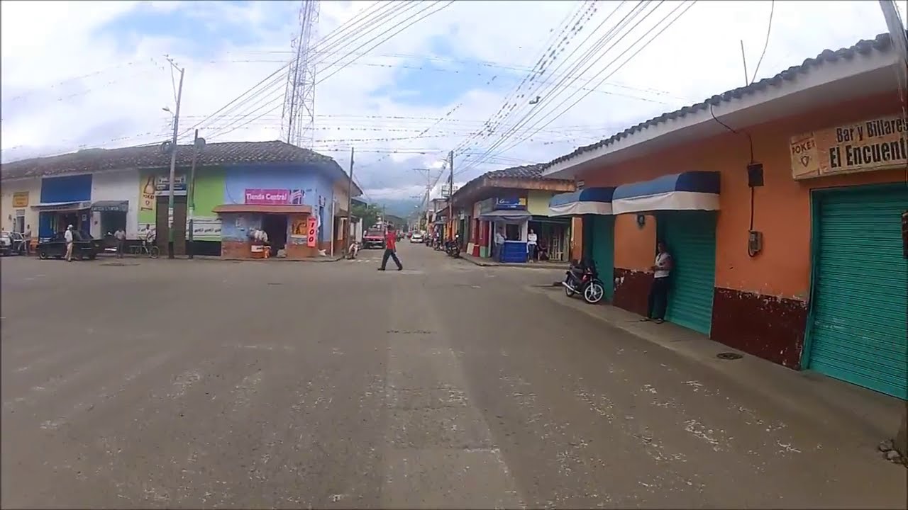 49 Llegando a Riofrío - Valle del Cauca. tour en moto por Colombia.