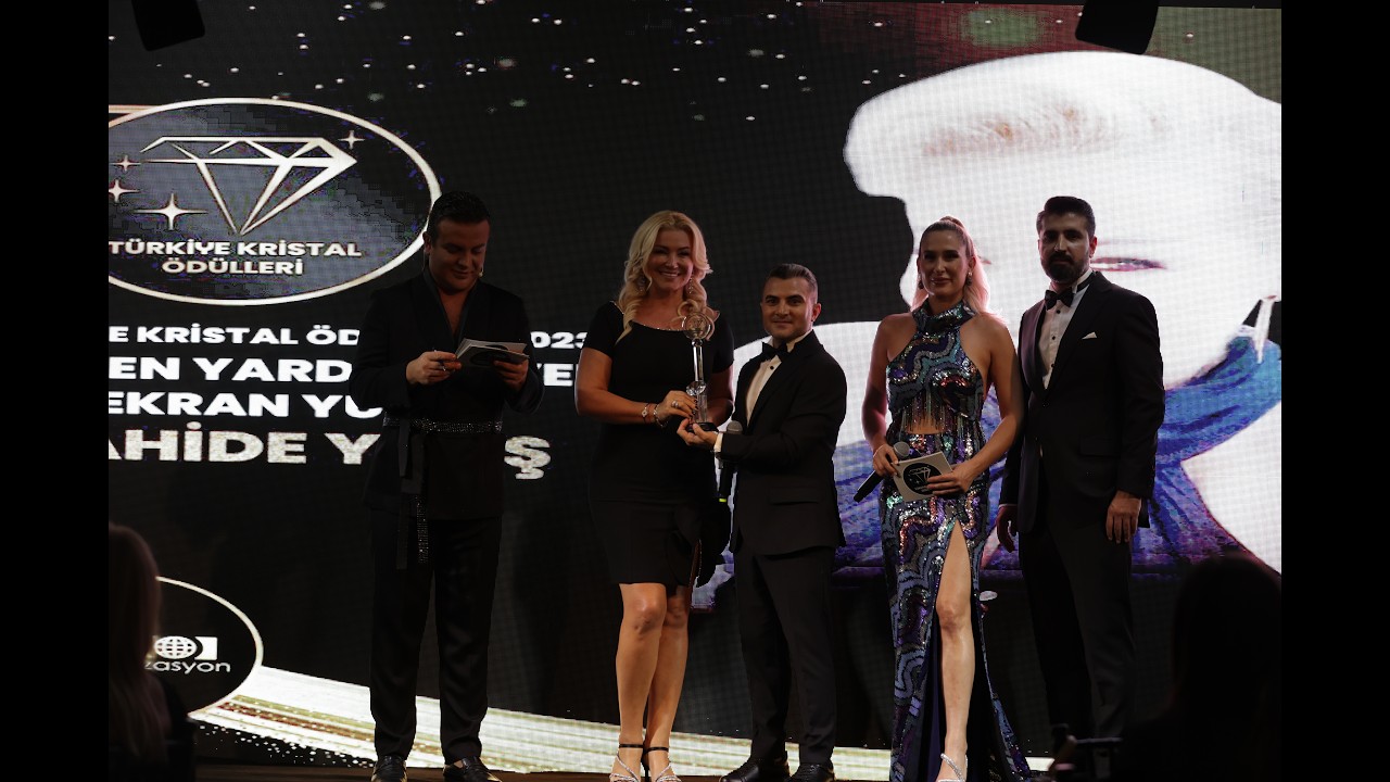 T&uuml;rkiye Kristal &Ouml;d&uuml;lleri 2023 | Yılın En Yardımsever Y&uuml;z&uuml;: Zahide Yetiş! 🏆