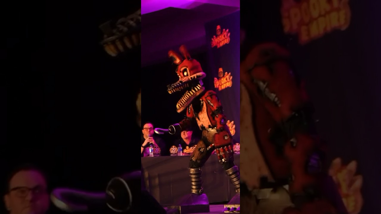 Foxy Cosplay was on fire at Spooky Empire! #foxy #fnaf #spookyempire #shorts #fivenightsatfreddy