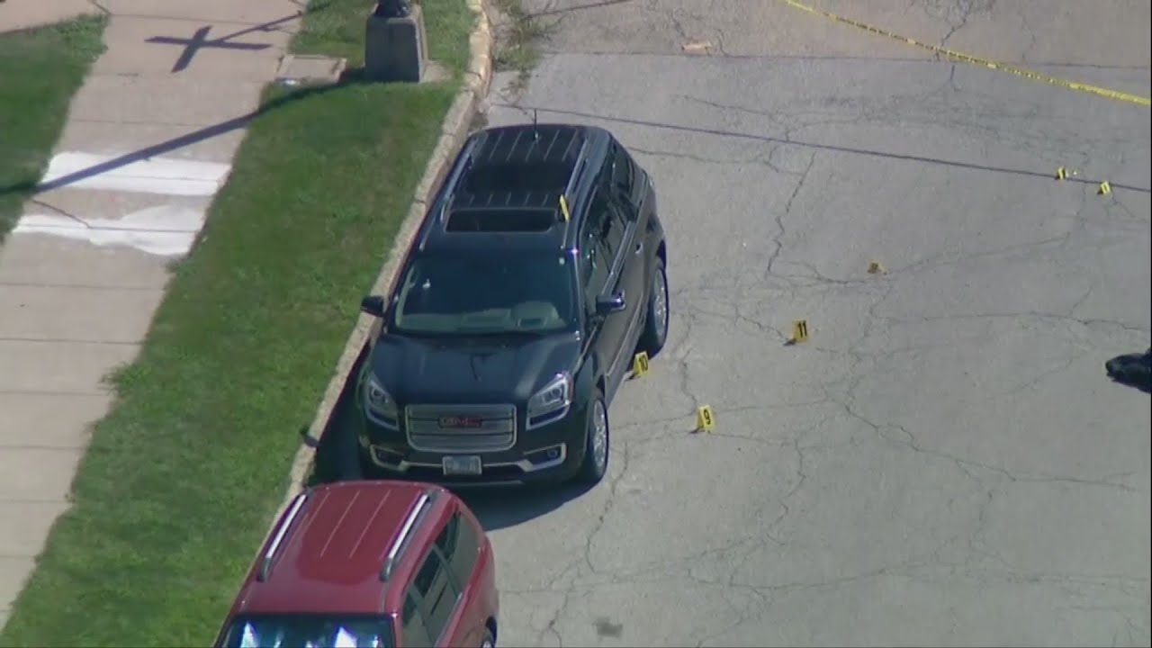 2 killed, more injured in shooting outside Kankakee courthouse