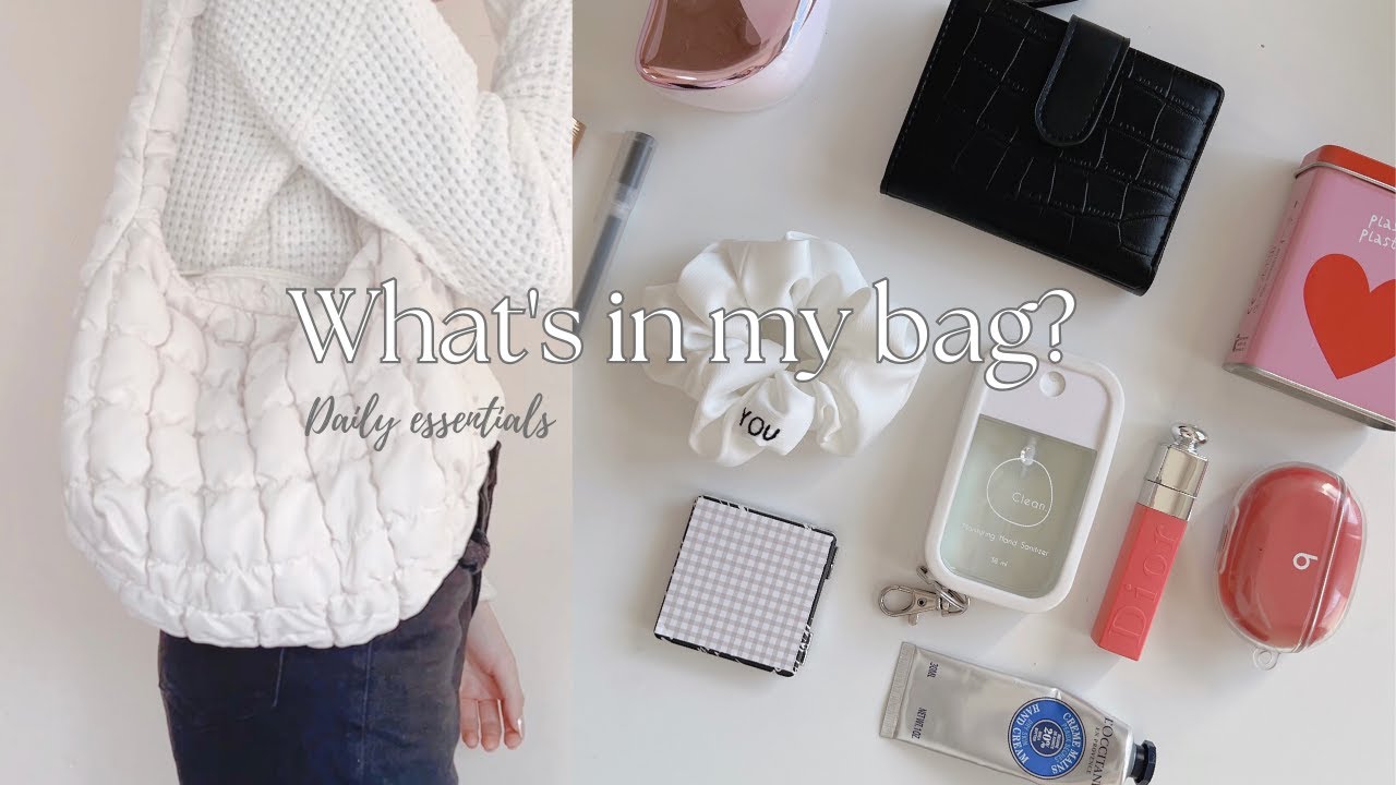 What's in my bag? ✨🌷| Daily Essentials 🧸🎀