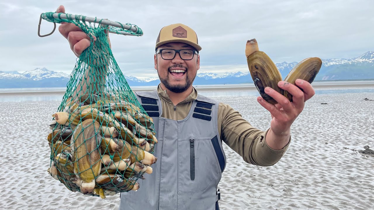 GIANT Alaska RAZOR CLAMS Catch Clean Cook! (Ocean Foraging)