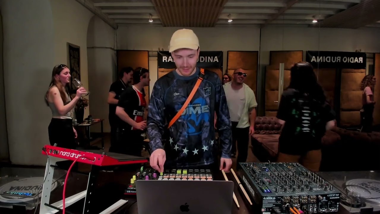 Grand V (Live) | Radio Rudina