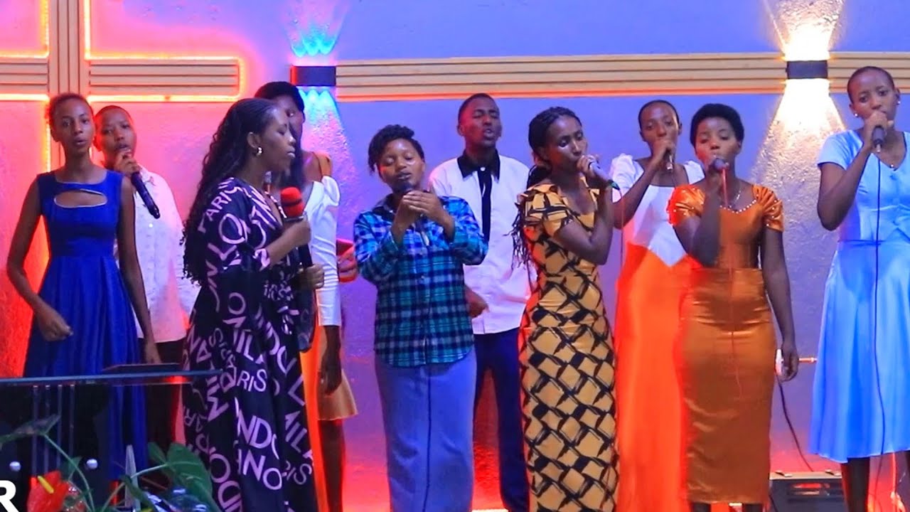 TANGIRANA UMWAKA MUSHA AMASHIMWE HAMWE NA EL SHADDAI CHOIR, MUNDIRIMBO NZIZA CANE.