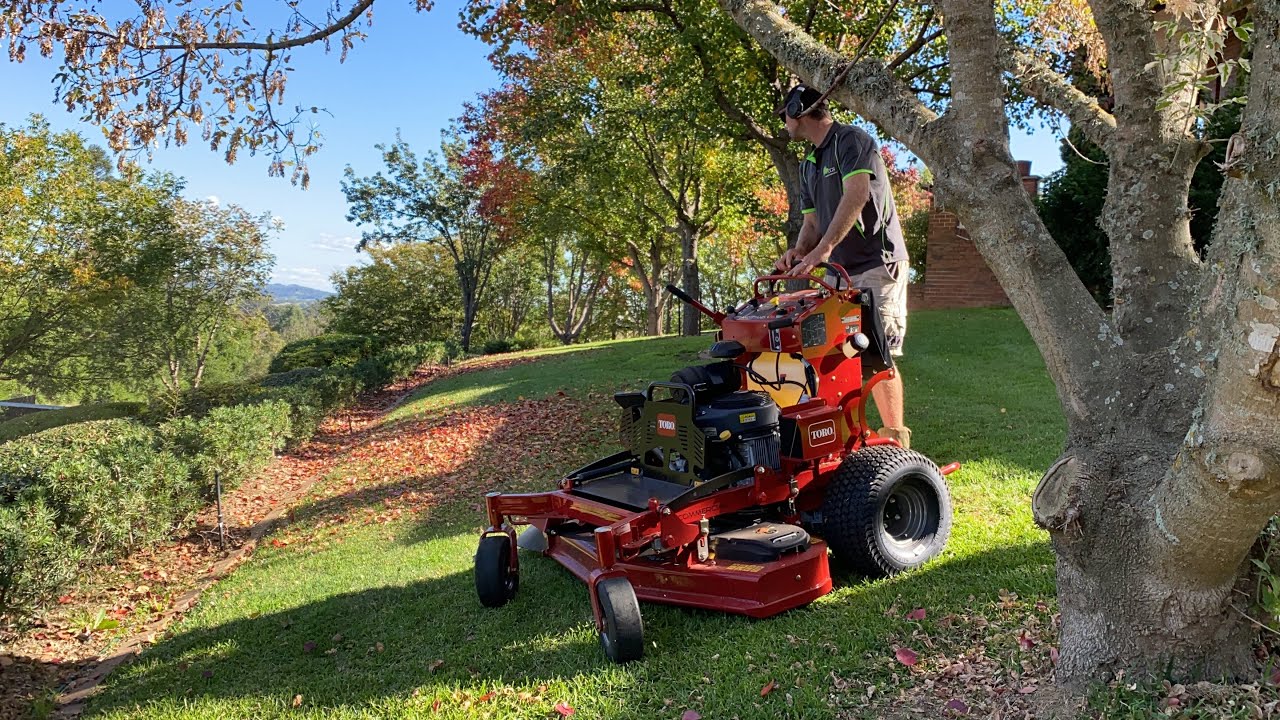 Toro 48” Grandstand