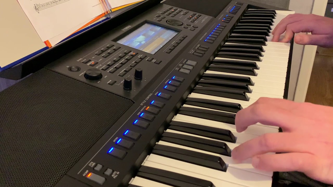 Bal wszystkich świętych | Yamaha PSR SX700