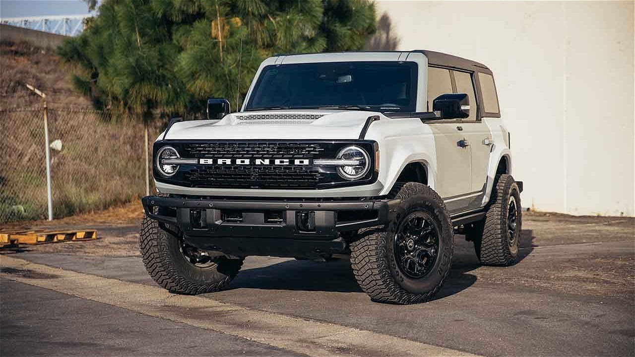 2021+ Ford Bronco Fiberglass Install | 2” Fenders, Liners, 2” Rear Quarter Kit, + Ram Air Hood