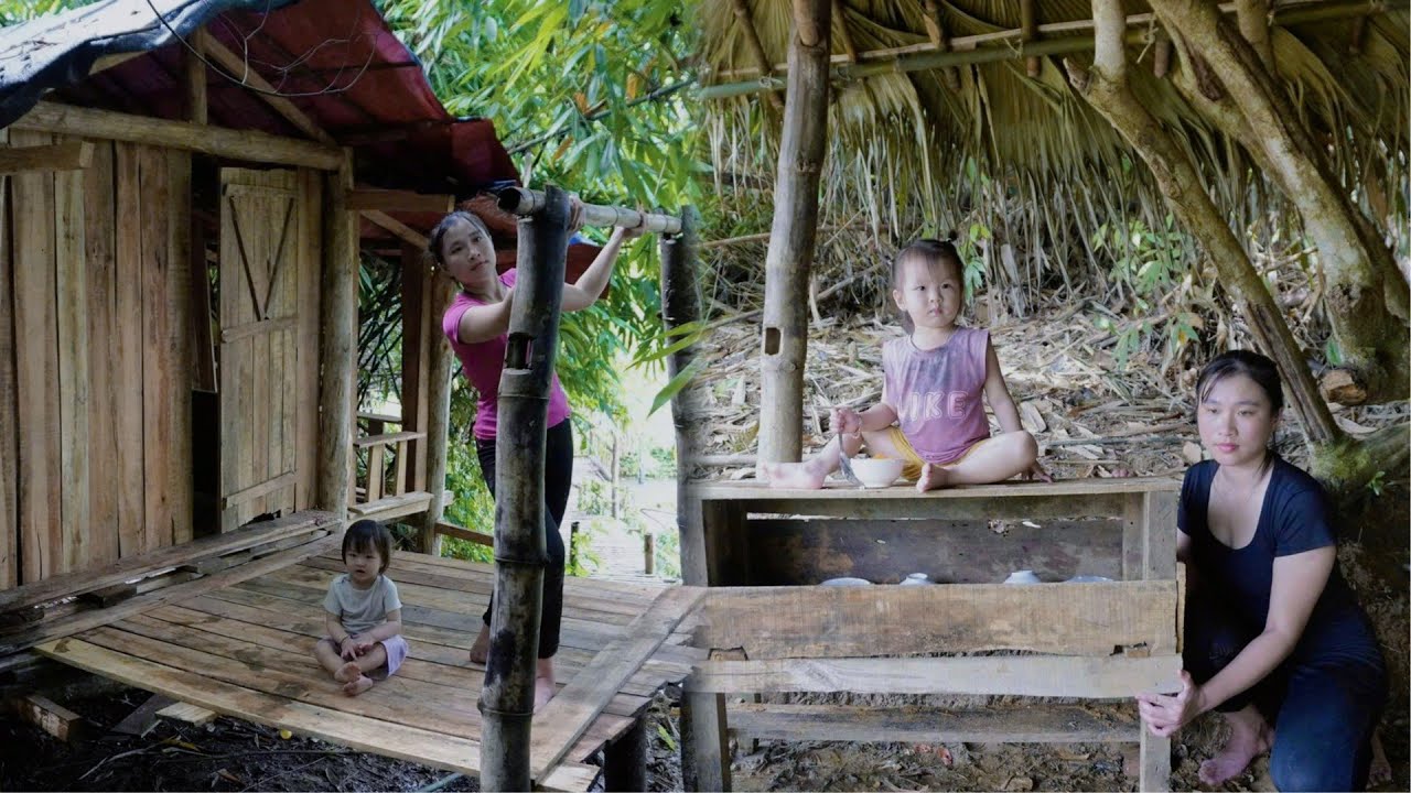 The Journey of Fighting All Difficulties Alone to Complete a 2-Story Wooden House of a Single Mother