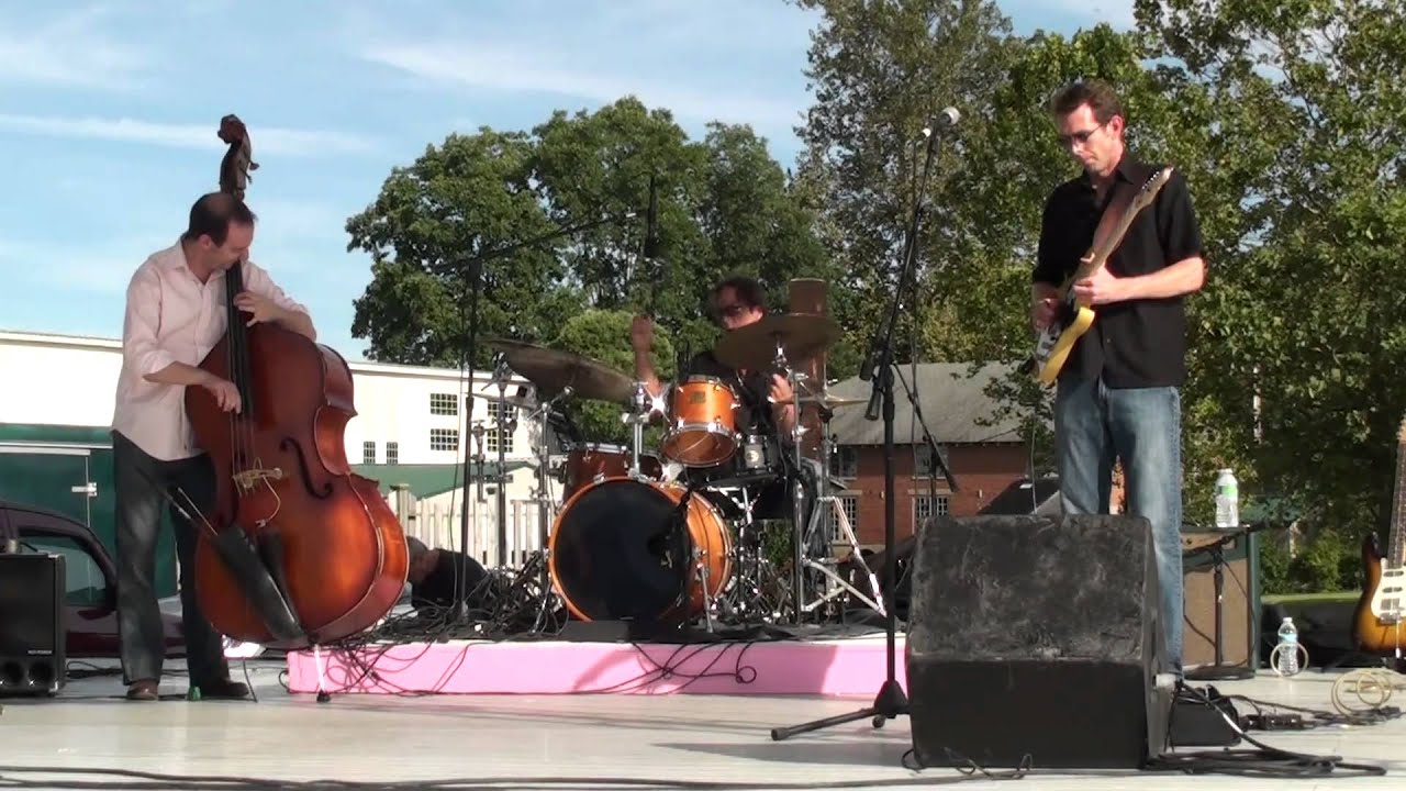 Deanna Bogart, cooks on Blues In The Bine