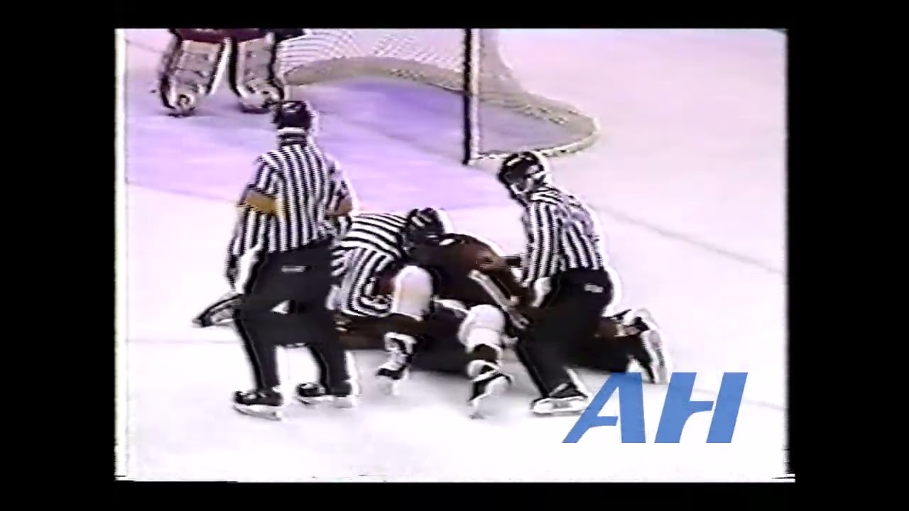 NHL Nov. 20, 1993 Mike Peluso,NJ v Terry Carkner,DET New Jersey Devils Detroit Red Wings
