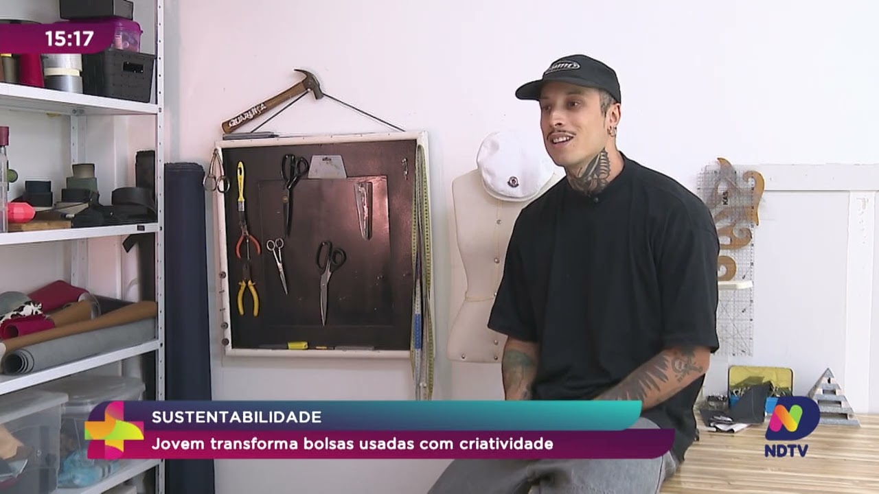 Jovem transforma bolsas usadas com criatividade