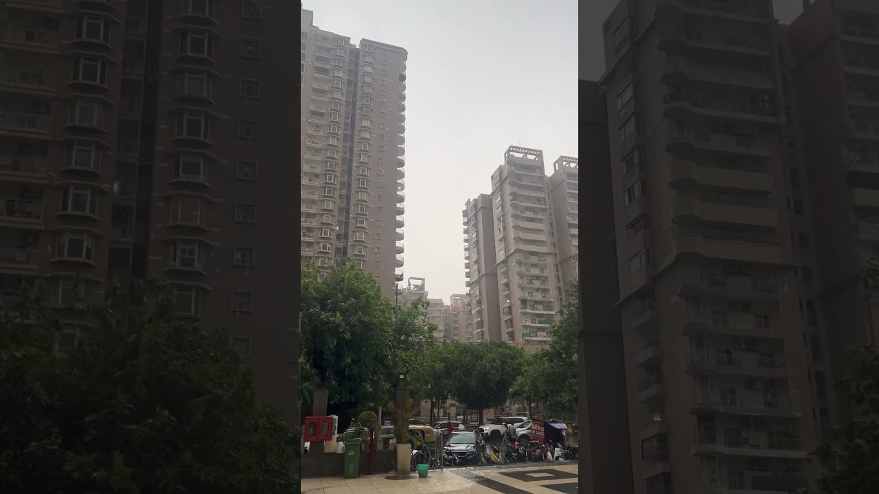 Сильные дожди в Нойде #noida #rain #noidanews #rainfall