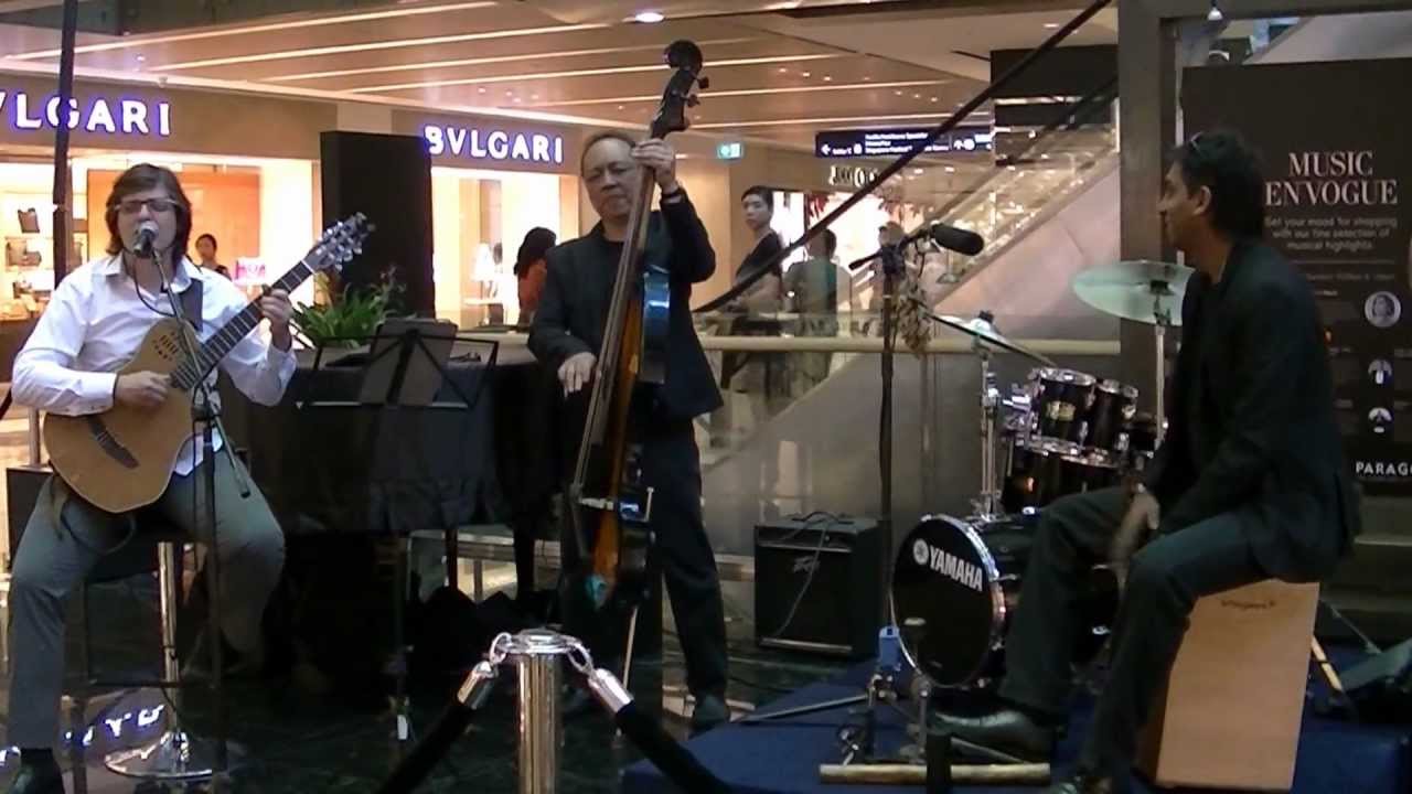 Mediterraneo by Carlos S. @ Paragon Music En Vogue 21 Mar 13