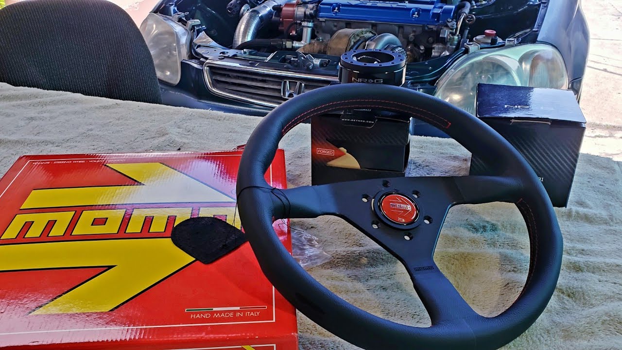 Momo Monte Carlo 350mm steering wheel on 1996 Civic