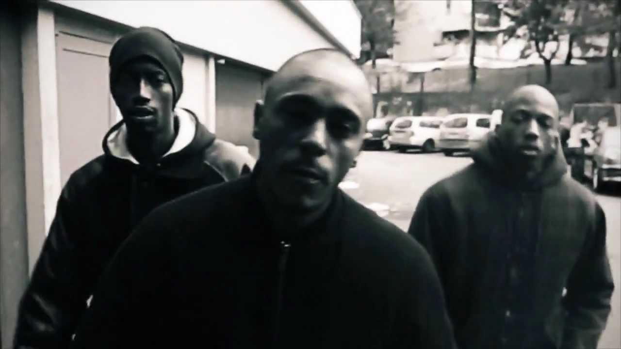 910-Suis moi- Extrait  du projet 25 BOOMKER De pres et de loin.mpg