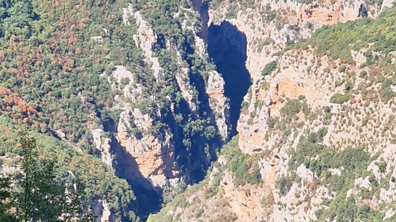 Ruta. De Mikro Papingo al Cañón de Vikos. Grecia