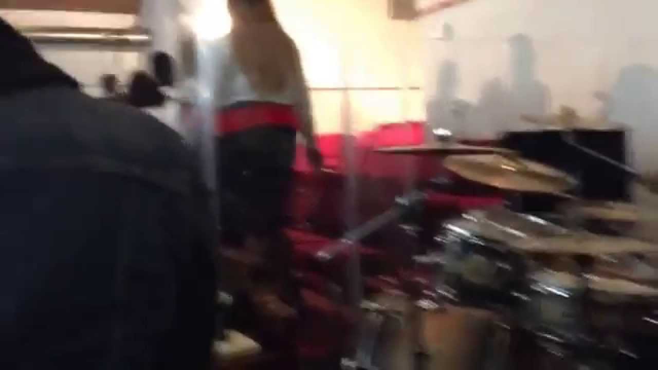 Excuse the break but this nasty praise break cause by Pastor Chris Harris