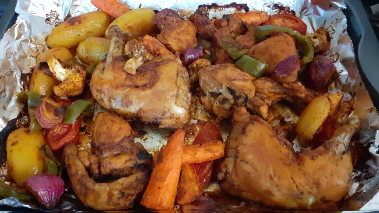 How to cook ROASTED CHICKEN with vegetables/Roasted chicken recipe in oven [Omani Recipe]