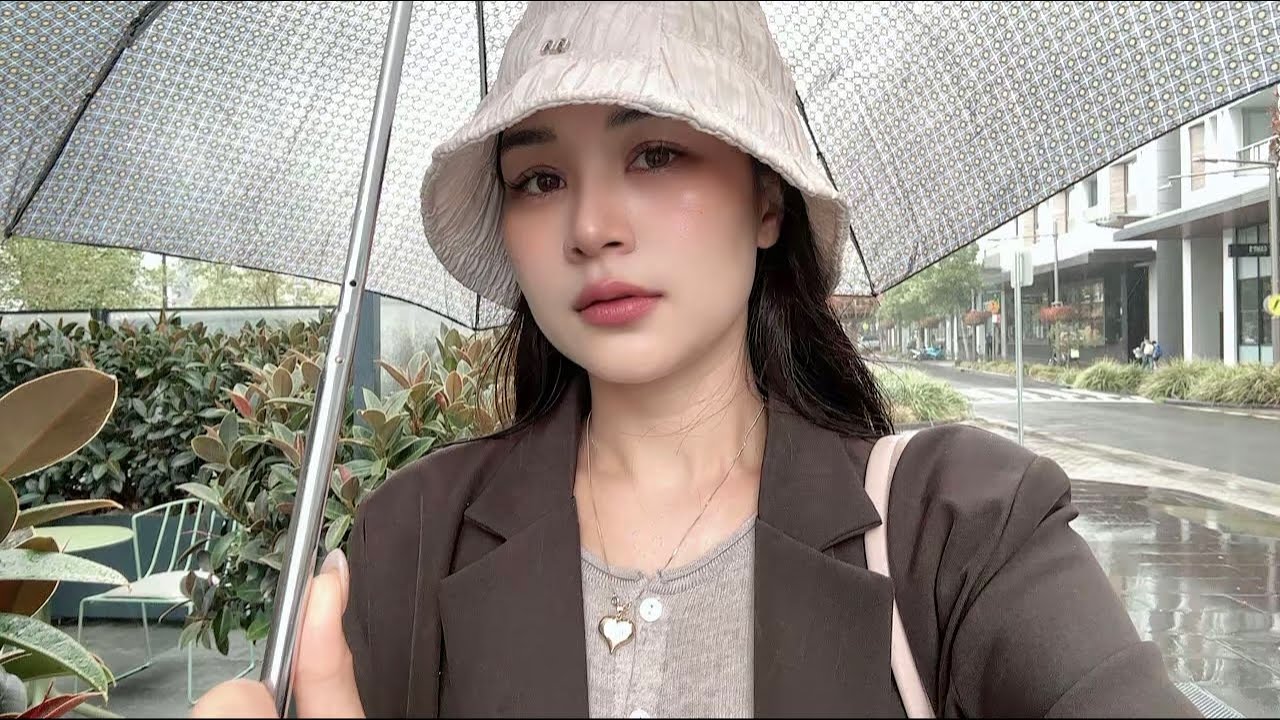 LIVE Street Café - Welcome Family 🤗 Ploysai Coffee Lady in Bangkok Thailand - Thai Street Food