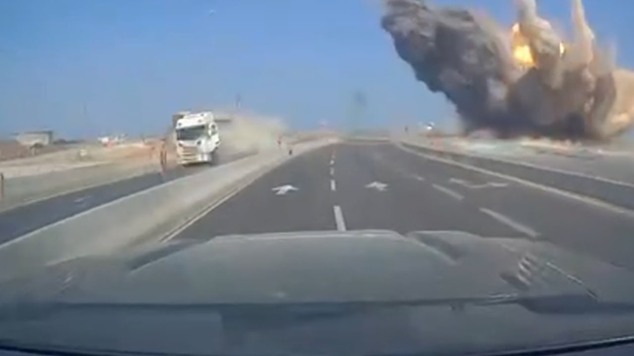 Dashcam footage captures Iranian strike on Ashdod