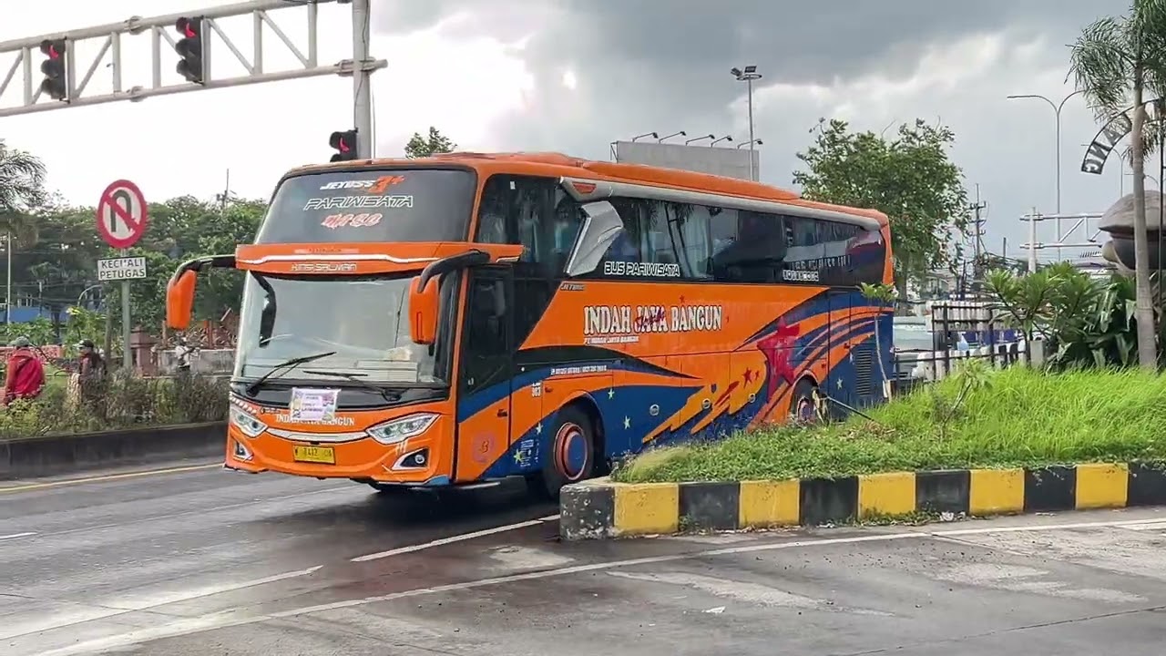 Hunting bus keluar dari kota batu memasuki tol singosari 